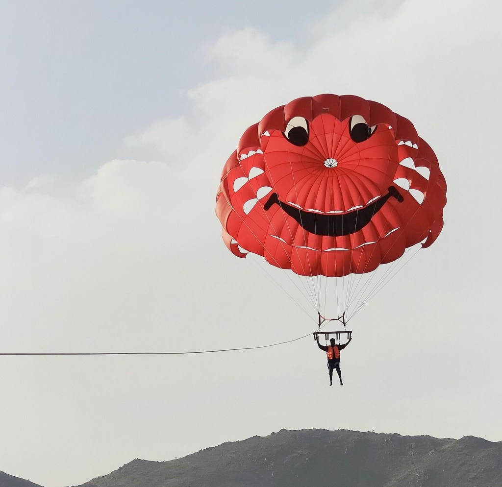 WHO PACKS YOUR PARACHUTE